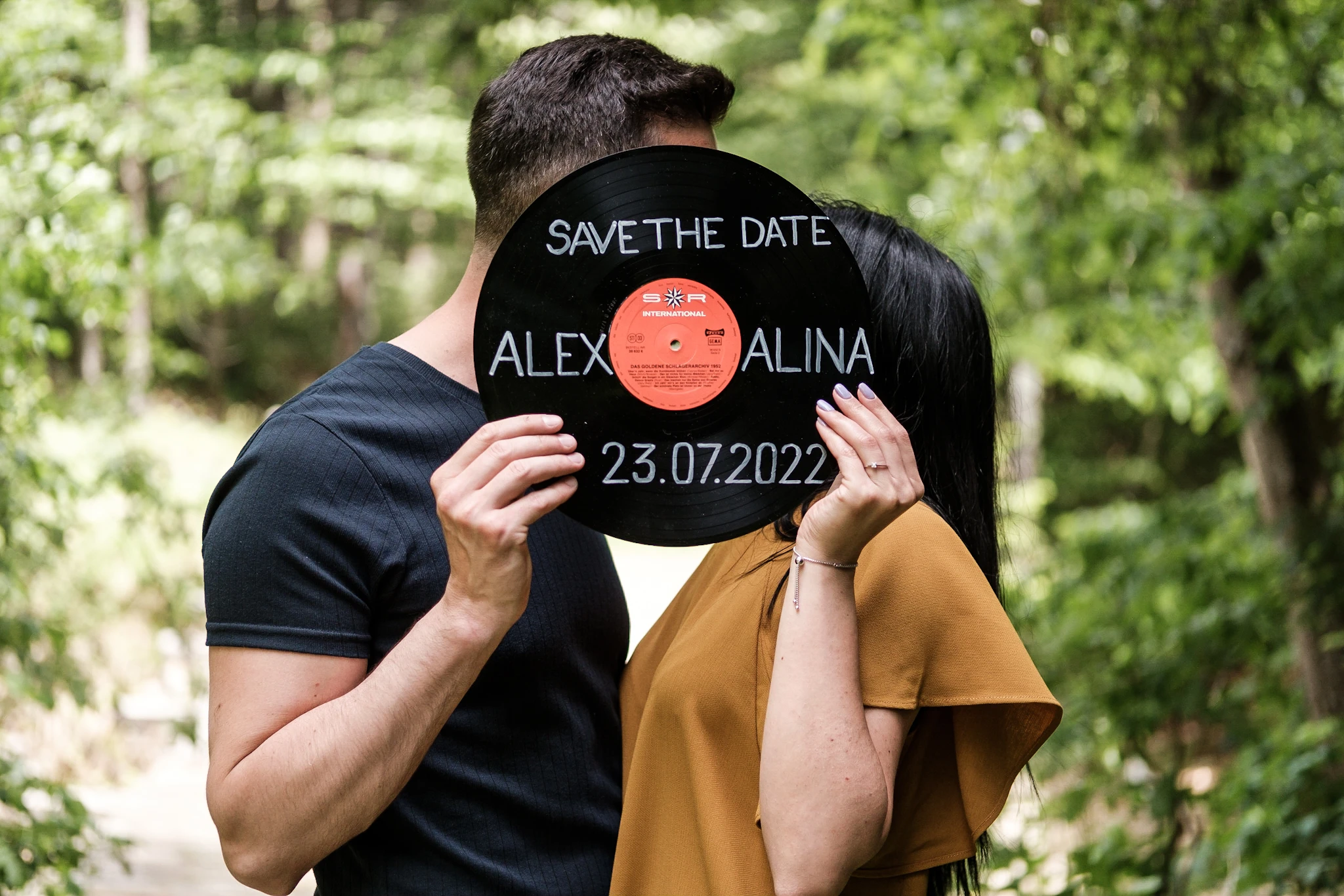 Save the Date in natura: Alina si Alexandru la Cascada Bucias